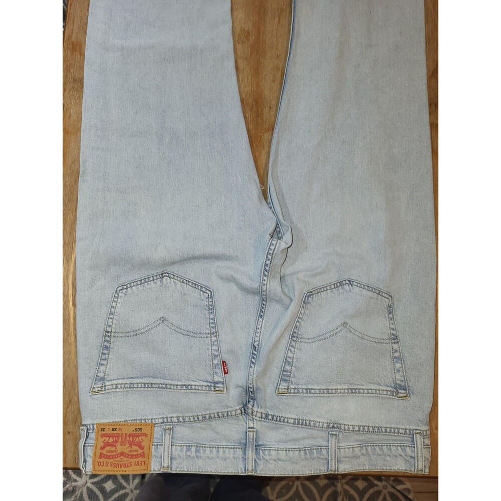 Levi's 505 Men's Jeans 38x32 Light Wash Regular Fit Straight Leg Blue Denim 2024 - Picture 3 of 9